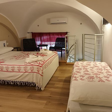 I 3 Principi Al Mulino Apartment คาตาเนีย ภายนอก รูปภาพ