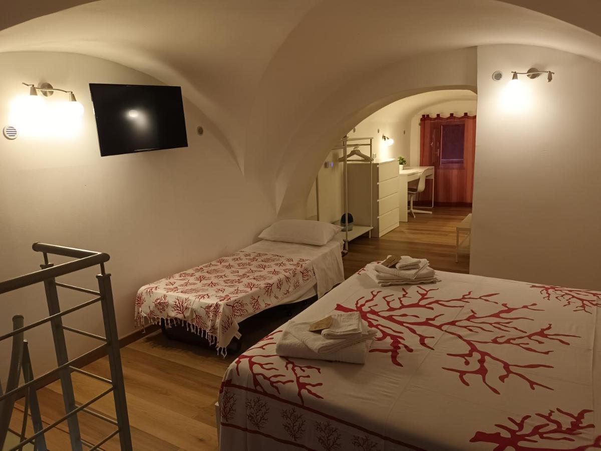 I 3 Principi Al Mulino Apartment คาตาเนีย ภายนอก รูปภาพ